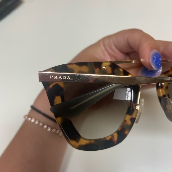 Prada sunglasses - Picture 2 of 2